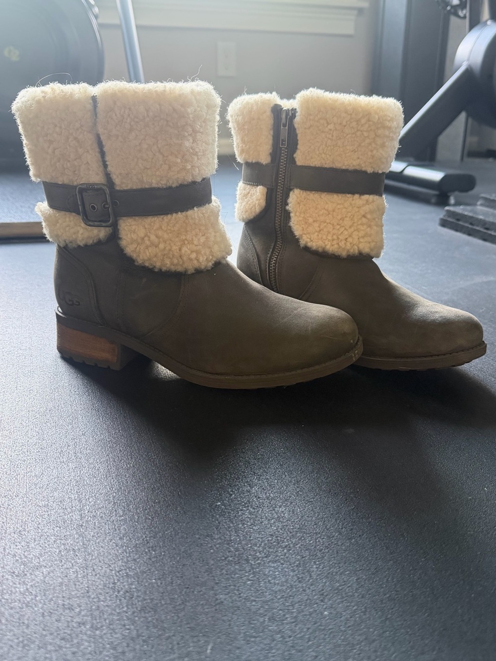UGG Women's Olive Shearling Cuff Ankle Boots